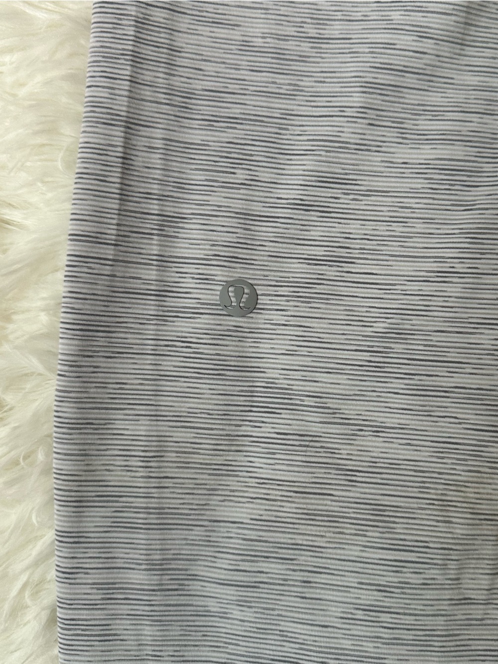 Lululemon On The Fly Pant *28" - Sz 4 - Picture 8 of 9